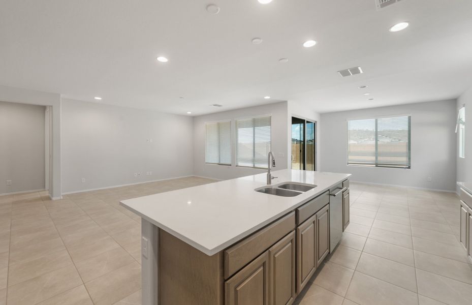 Furnished interior view inside a new home in Sun City Anthem at Merrill Ranch, Florence (Image 5).