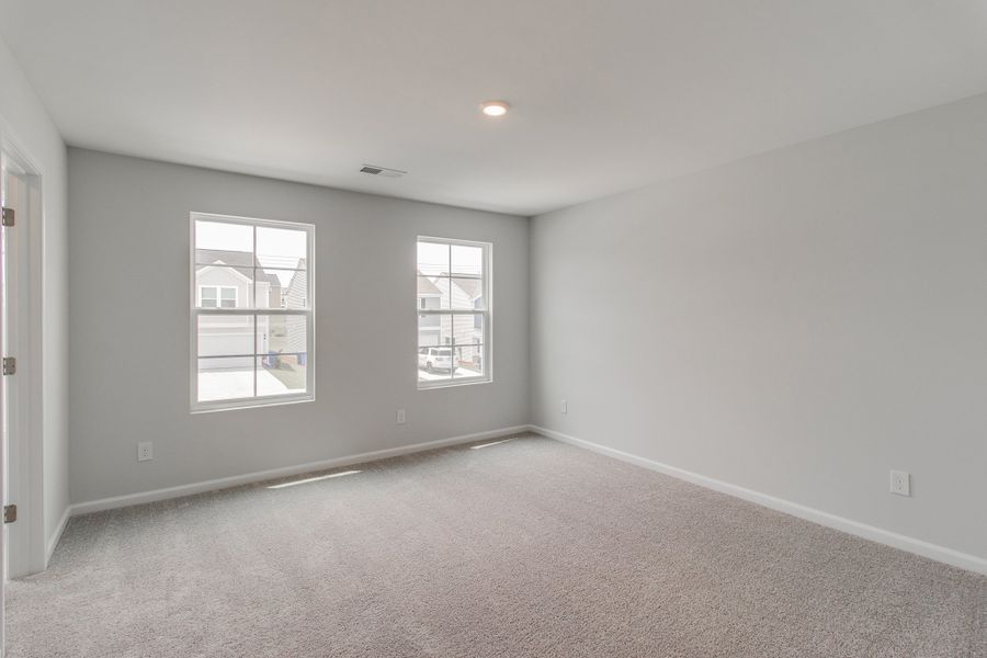 Spacious, unfurnished interior of a new home in Ellington, Elgin (Image 36).