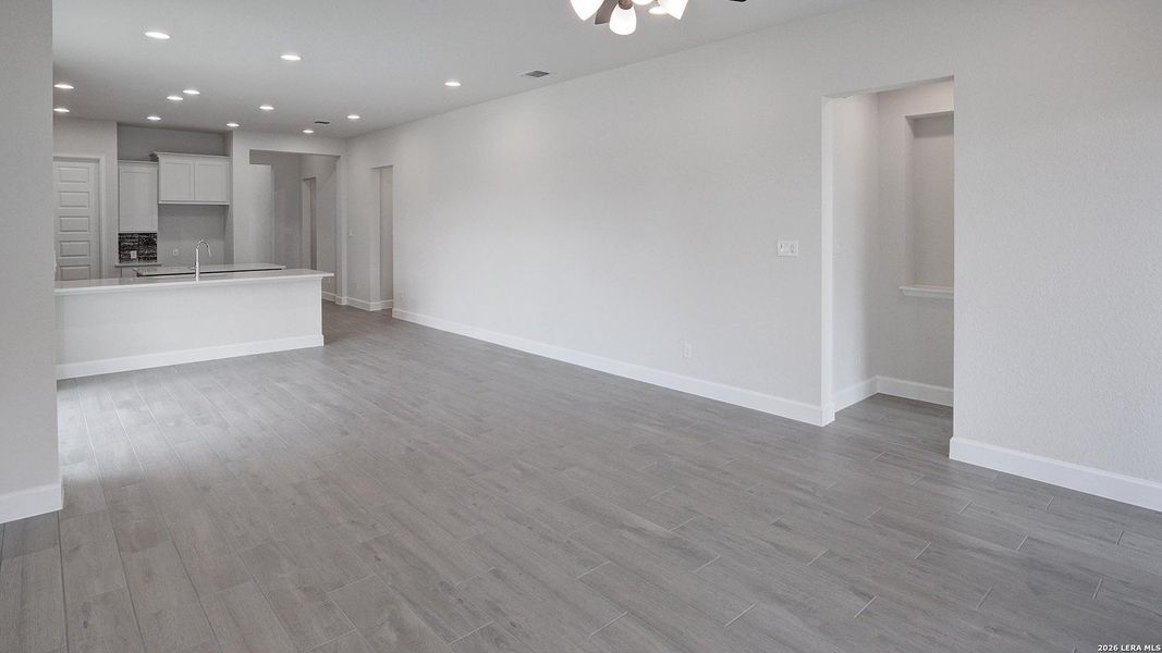 Spacious, unfurnished interior of a new home in Ladera, San Antonio (Image 20). Spacious, unfurnished interior of a new home in Ladera, San Antonio (Image 20).