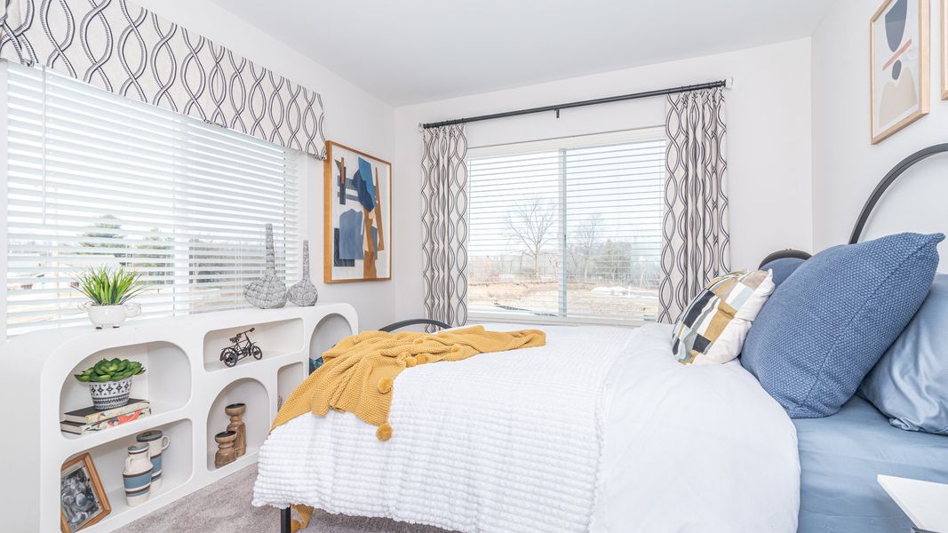 Representative furnished interior of a home built from the The Keswick Townhome (Interior Walk-Out) by Norfolk Homes in Bristol Ridge Townhomes, Ann Arbor (Image 28).