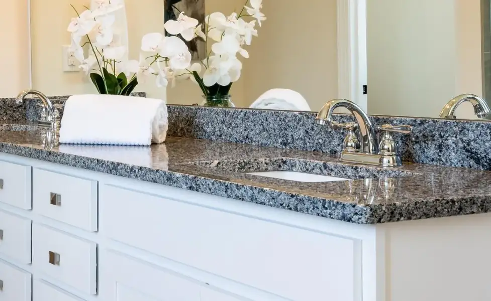 Representative interior finishes for a home built from the Columbia by Greybrook Homes in Shepherds Trace, Clover (Image 21).