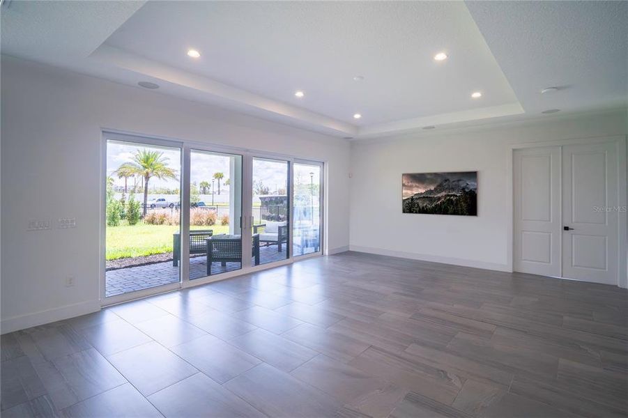 Spacious, unfurnished interior of a new home in , Orlando (Image 9).