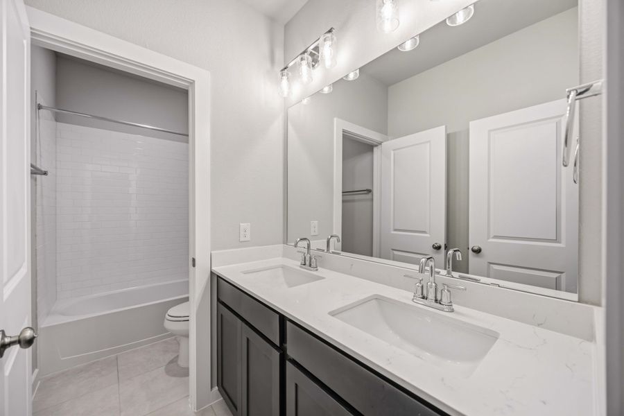 Furnished interior view inside a new home in Canterra Creek  60', Rosharon (Image 11).