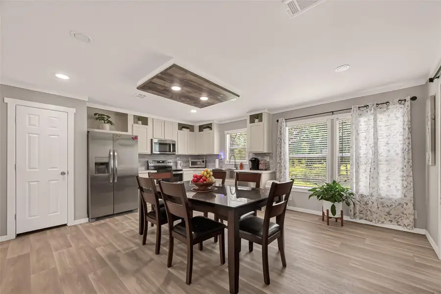 Furnished interior view inside a new home in , Baytown (Image 29).
