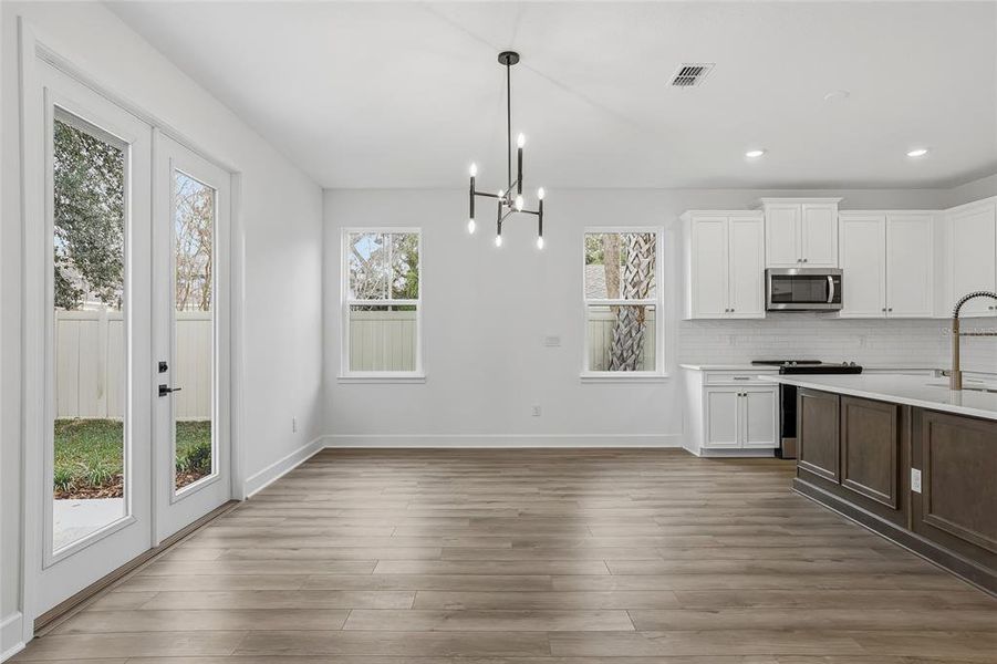 Spacious, unfurnished interior of a new home in , Tampa (Image 20).
