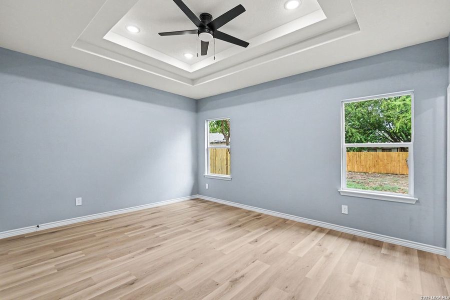 Spacious, unfurnished interior of a new home in , San Antonio (Image 17).