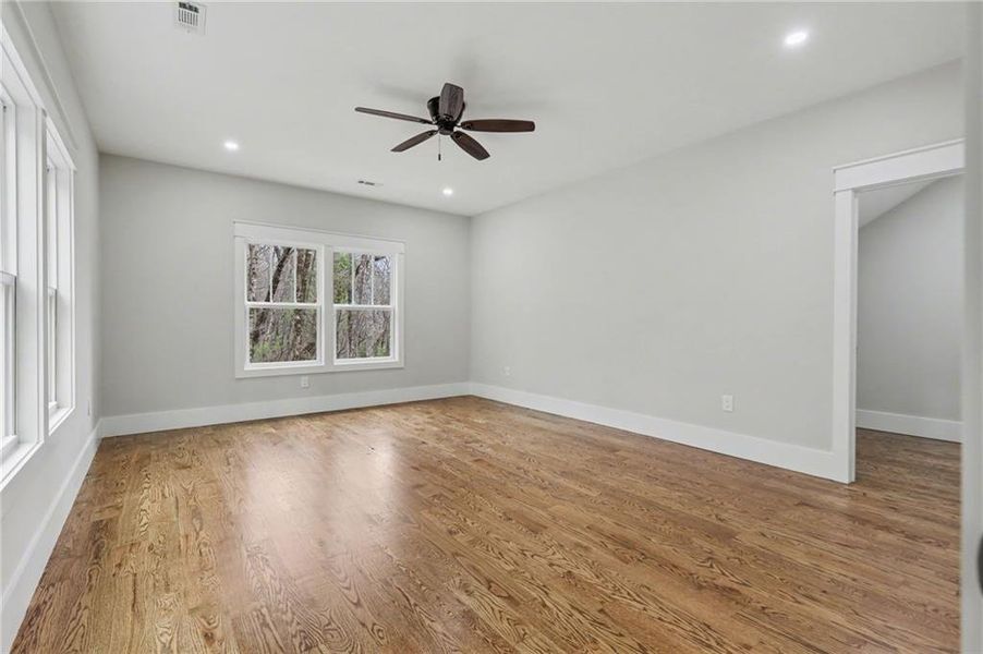 Spacious, unfurnished interior of a new home in , Clayton (Image 58).