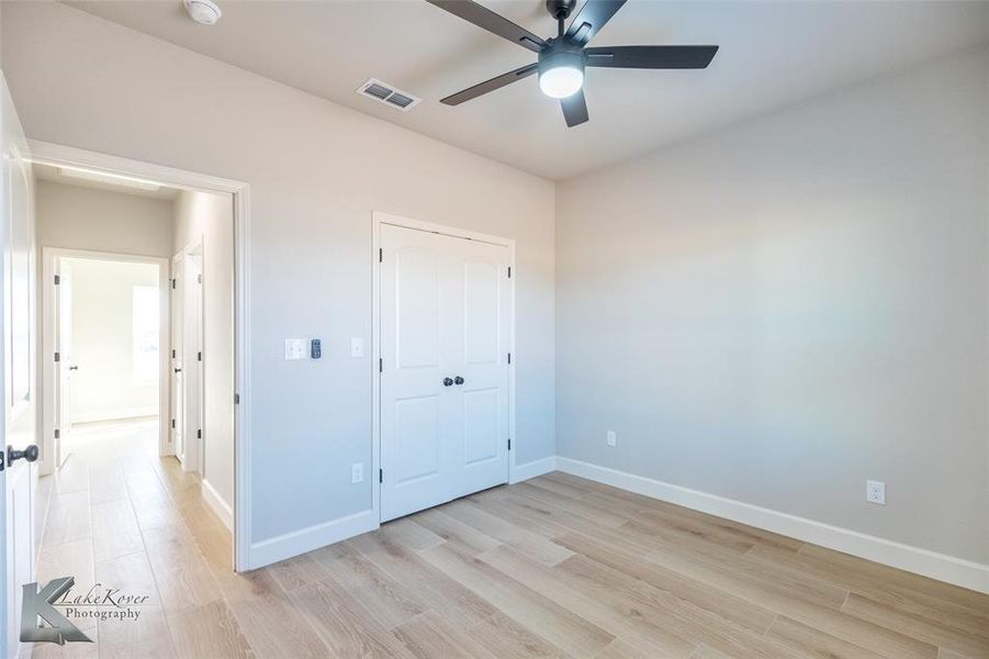 Spacious, unfurnished interior of a new home in , Tuscola (Image 12).