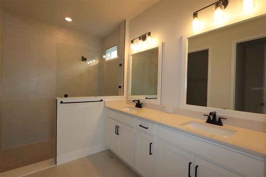 Furnished interior view inside a new home in The Peninsula at Rhodine Lake, Riverview (Image 6). Furnished interior view inside a new home in The Peninsula at Rhodine Lake, Riverview (Image 6).