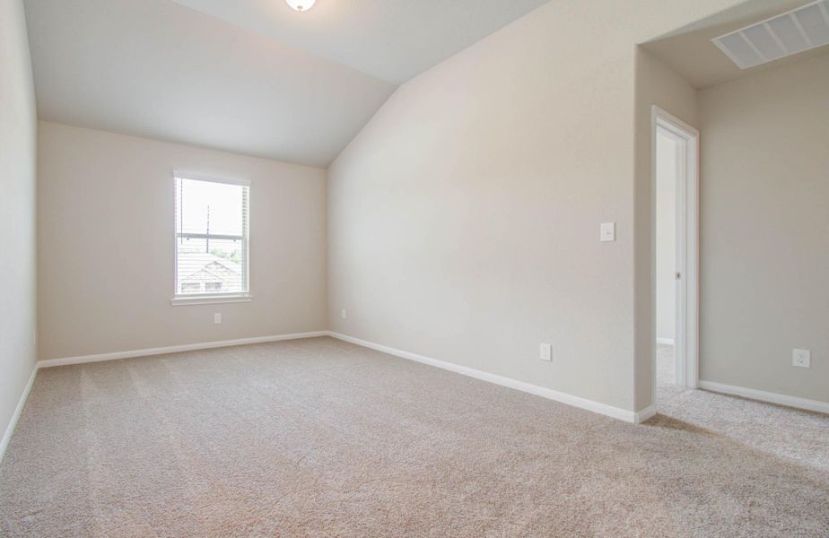 Spacious, unfurnished interior of a new home in Legends Bay, Baytown (Image 40).