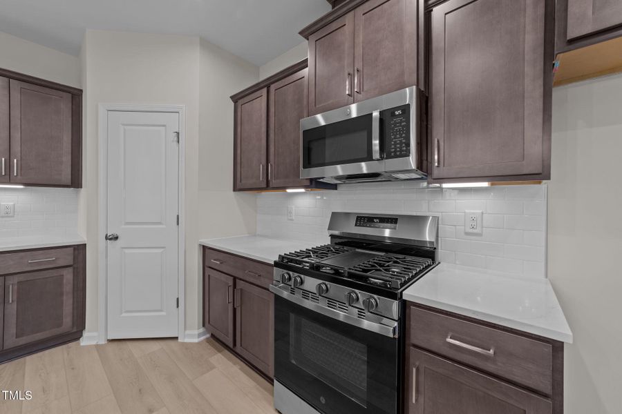 Picture for reference only.