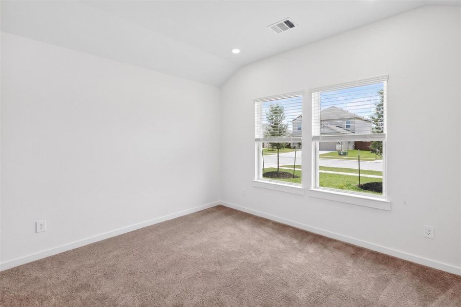 Spacious, unfurnished interior of a new home in , Alvin (Image 40).
