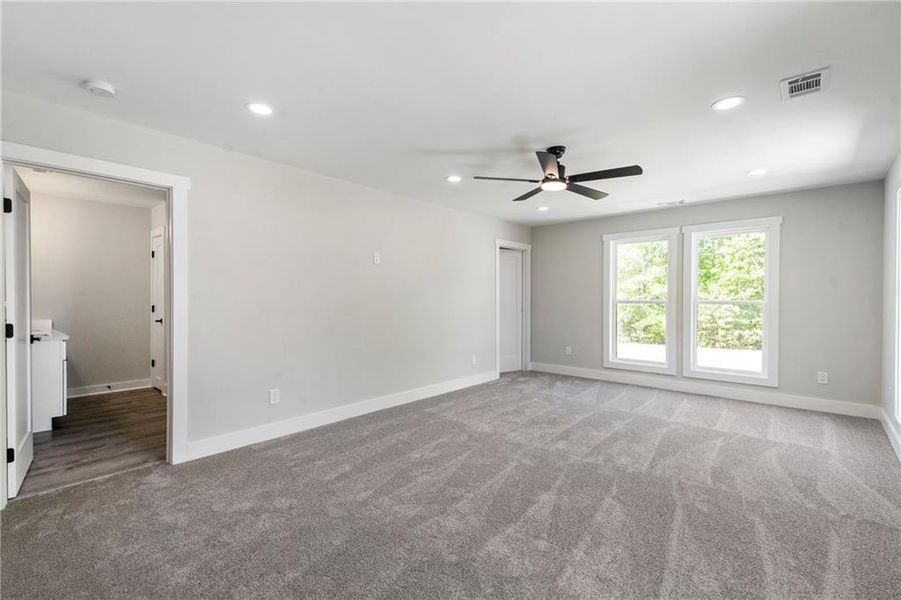 Spacious, unfurnished interior of a new home in , Covington (Image 34).