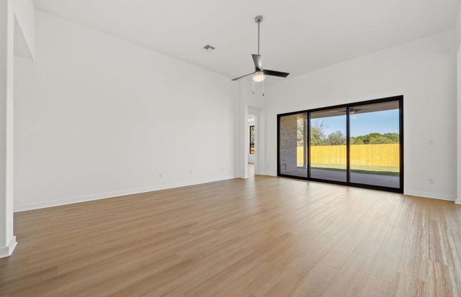 Spacious, unfurnished interior of a new home in 6 Creeks, Kyle (Image 13).