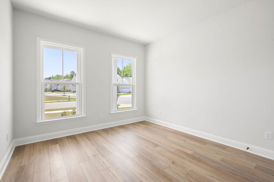 Spacious, unfurnished interior of a new home in Heartwood, Richmond Hill (Image 30).