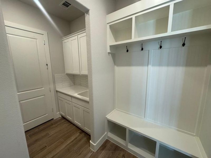 Furnished interior view inside a new home in Creekview Addition, Van Alstyne (Image 8).