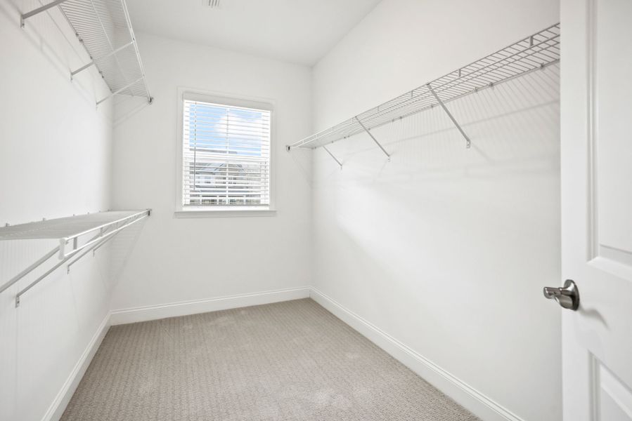 Spacious, unfurnished interior of a new home in Forest Creek, Waxhaw (Image 50).