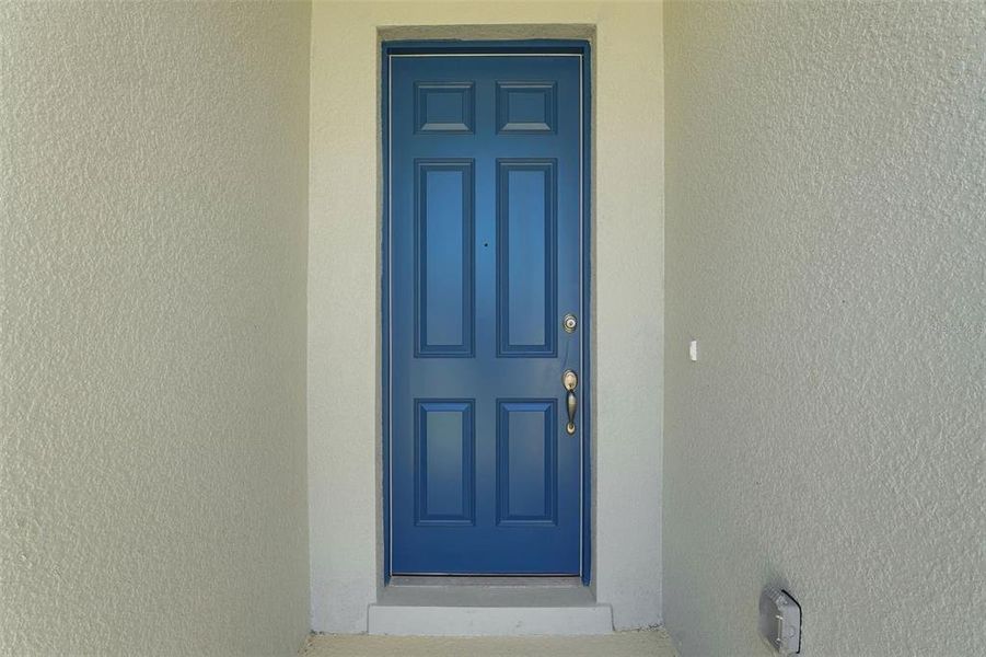 Exterior details and patio area of a home in Willowbrook North, Winter Haven (Image 2).