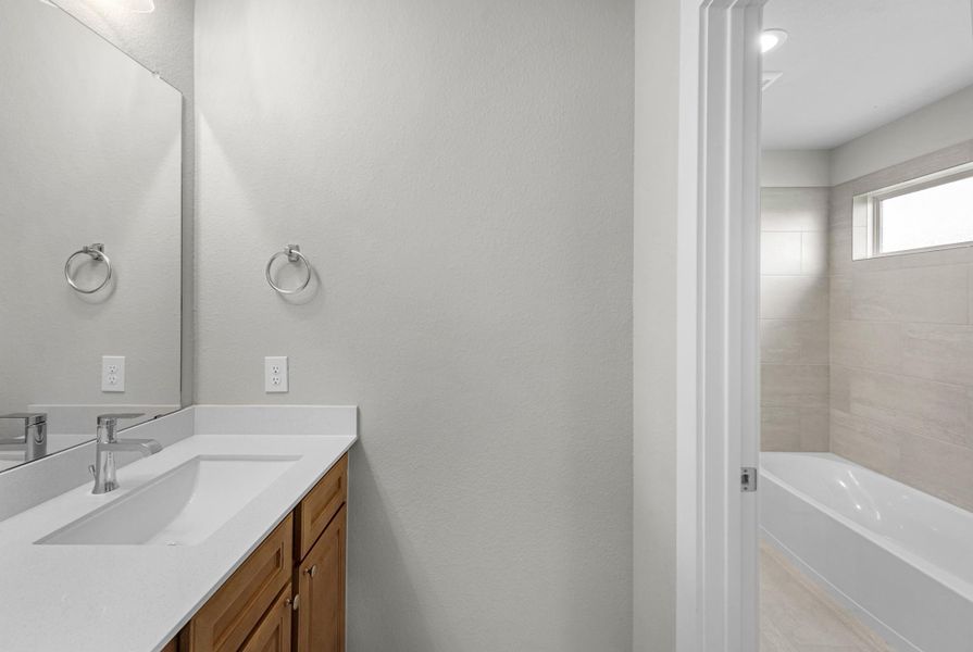 Furnished interior view inside a new home in Briarwood Crossing, Rosenberg (Image 16).