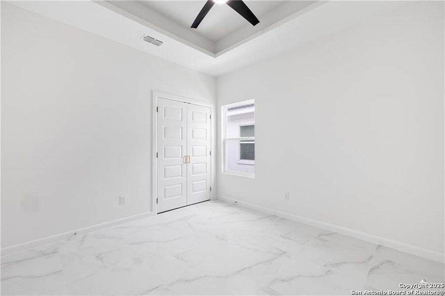 Spacious, unfurnished interior of a new home in , Edinburg (Image 8).