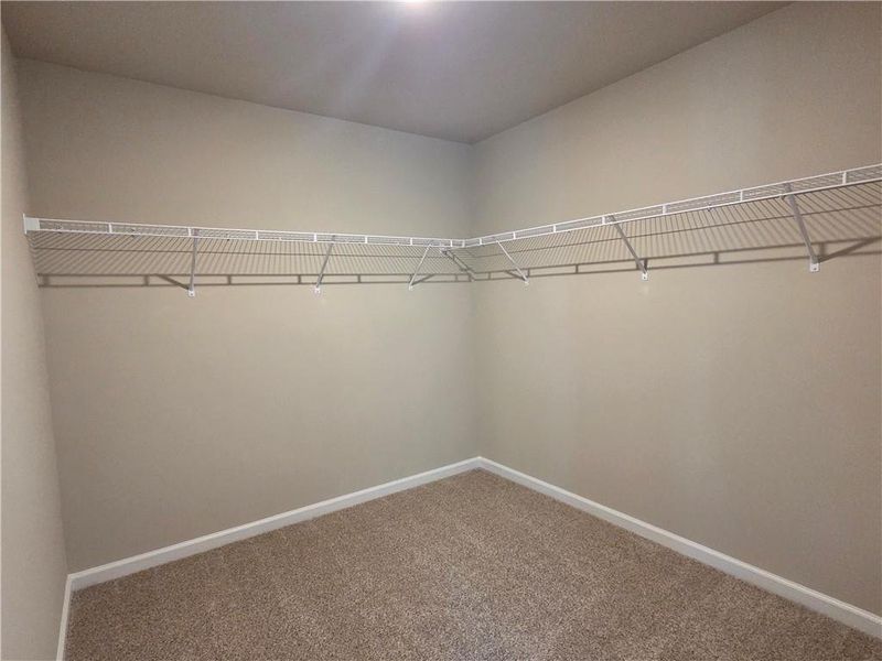 Spacious, unfurnished interior of a new home in , Bethlehem (Image 31).