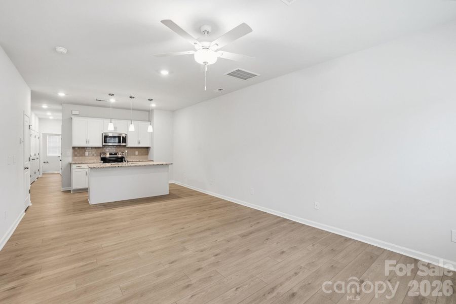 Spacious, unfurnished interior of a new home in Sloan Station, Charlotte (Image 21).
