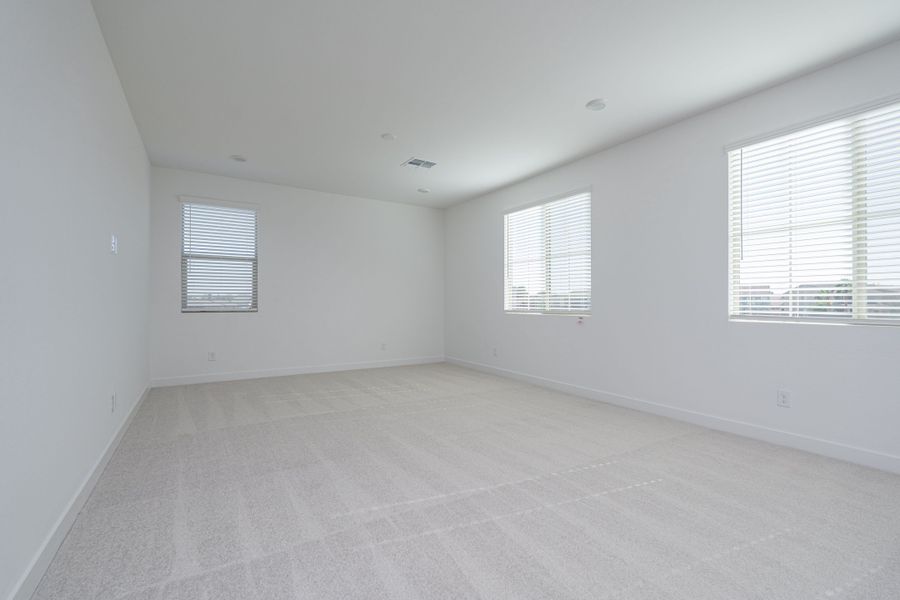 Spacious, unfurnished interior of a new home in Terraza, San Tan Valley (Image 16). Spacious, unfurnished interior of a new home in Terraza, San Tan Valley (Image 16).