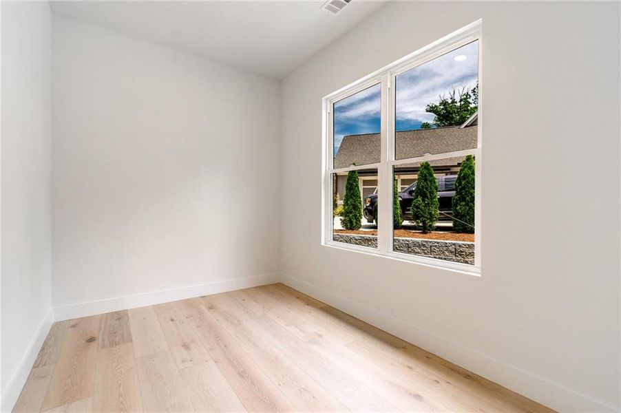 Spacious, unfurnished interior of a new home in , Gainesville (Image 43).