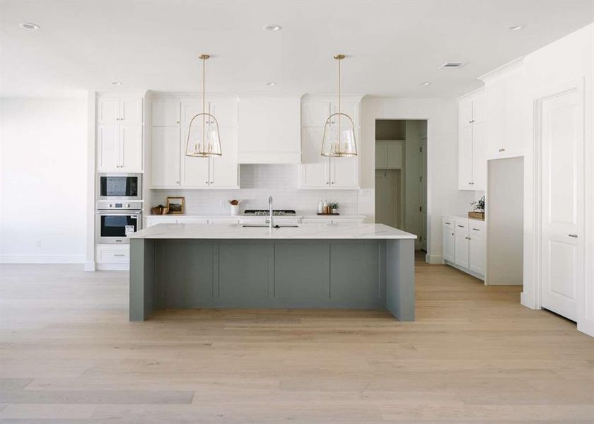 Furnished interior view inside a new home in , Weatherford (Image 11).