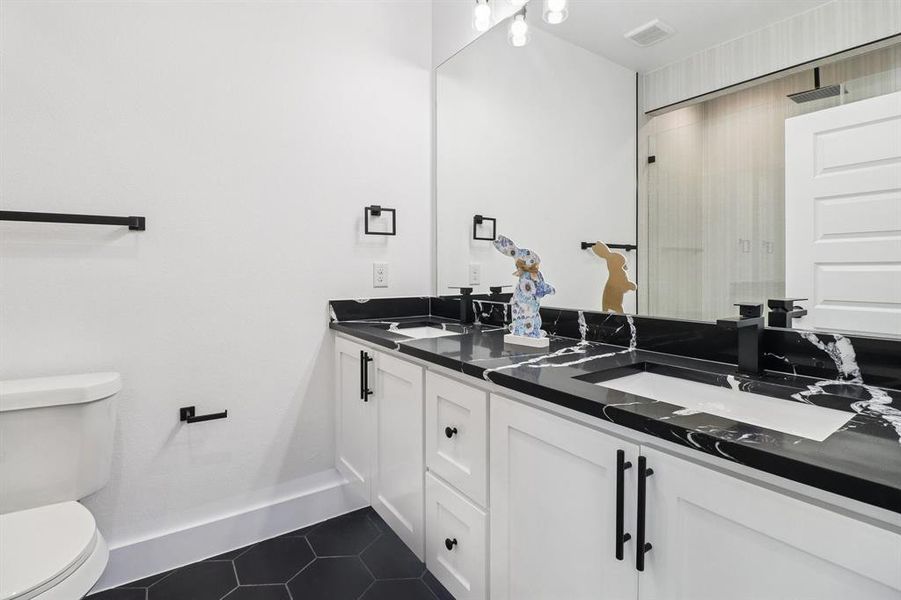 Furnished interior view inside a new home in , Dallas (Image 14).