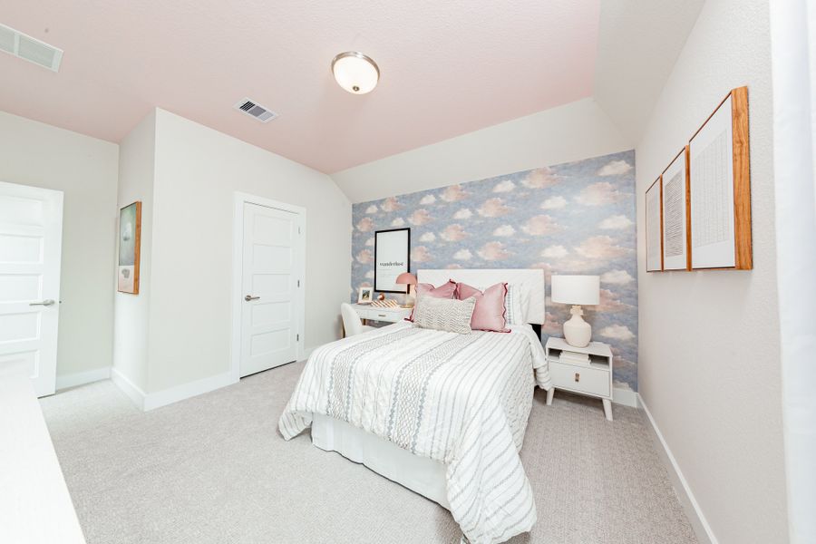 Representative furnished interior of a home built from the Somerset by Beazer Homes in Ellwood, Iowa Colony (Image 12).