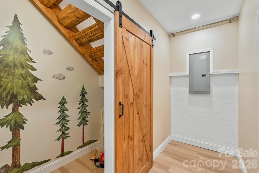 Spacious, unfurnished interior of a new home in , Lake Lure (Image 20).