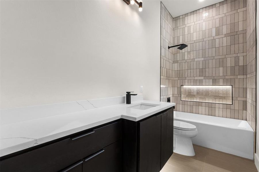 Furnished interior view inside a new home in , Dallas (Image 15).