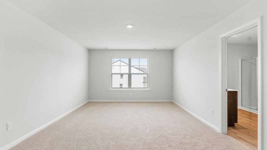 Spacious, unfurnished interior of a new home in Rivers Reach, Yemassee (Image 18).