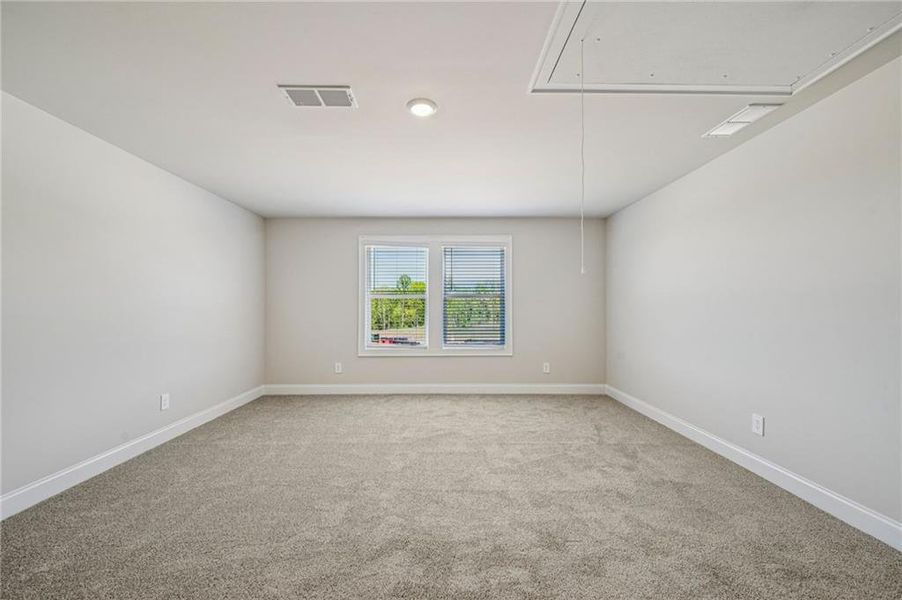 Spacious, unfurnished interior of a new home in River Pointe, Monroe (Image 33).