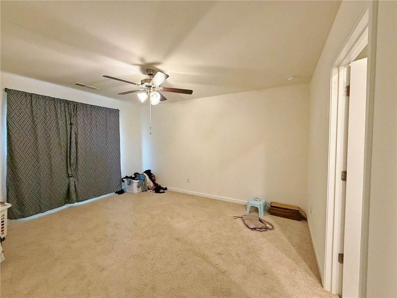 Spacious, unfurnished interior of a new home in , Stockbridge (Image 9).