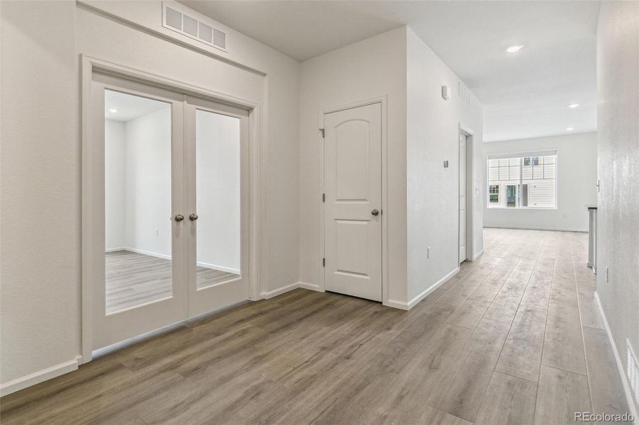 Spacious, unfurnished interior of a new home in Farmlore, Brighton (Image 25).