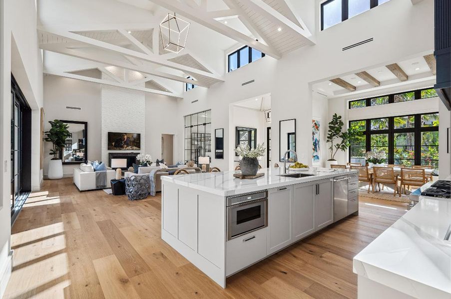 mls_KITCHEN_TO_LIVING_LEFT