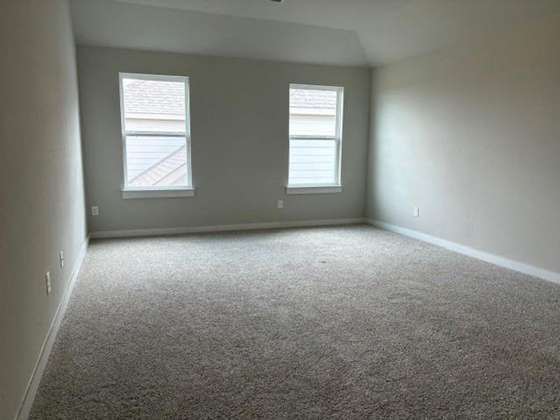 Spacious, unfurnished interior of a new home in Spring Creek, Taylor (Image 9).