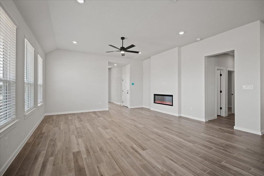 Spacious, unfurnished interior of a new home in Meyer Ranch, New Braunfels (Image 13). Spacious, unfurnished interior of a new home in Meyer Ranch, New Braunfels (Image 13).