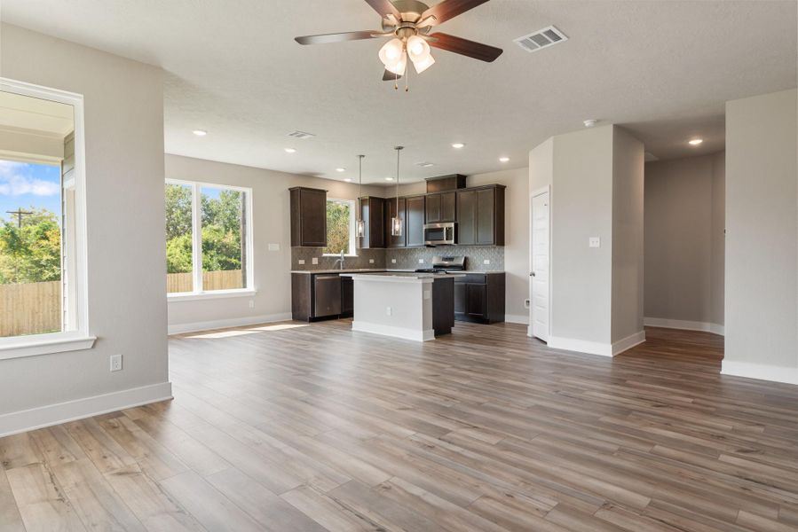 Spacious, unfurnished interior of a new home in , Brenham (Image 16).