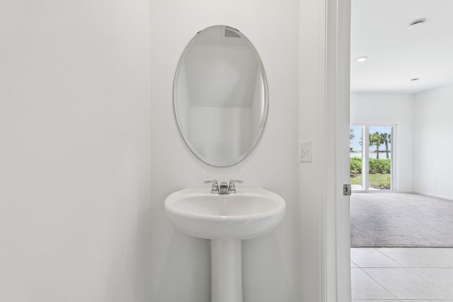 Representative furnished interior of a home built from the Pulsar by Starlight Homes in Aster Towns, Summerville (Image 15).