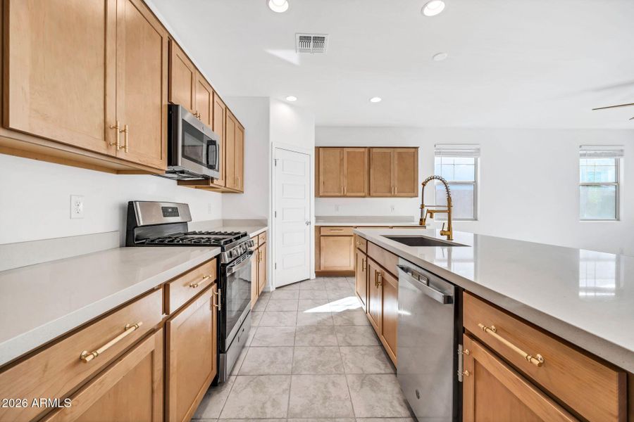 10223 W Piccadilly Rd, Avondale