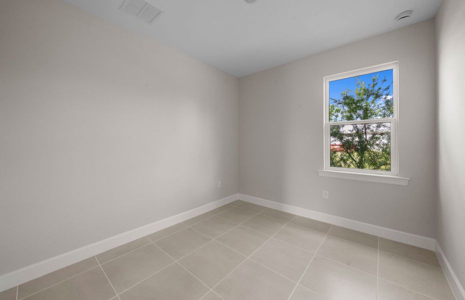 Spacious, unfurnished interior of a new home in Del Webb Oak Creek, North Fort Myers (Image 18). Spacious, unfurnished interior of a new home in Del Webb Oak Creek, North Fort Myers (Image 18).