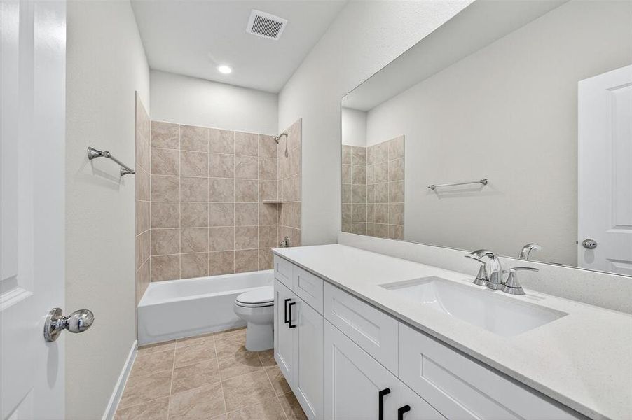 Furnished interior view inside a new home in Hickory Hill, Sherman (Image 10).