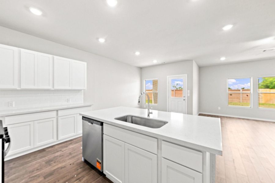 Furnished interior view inside a new home in Laurel Landing, Alvin (Image 6).