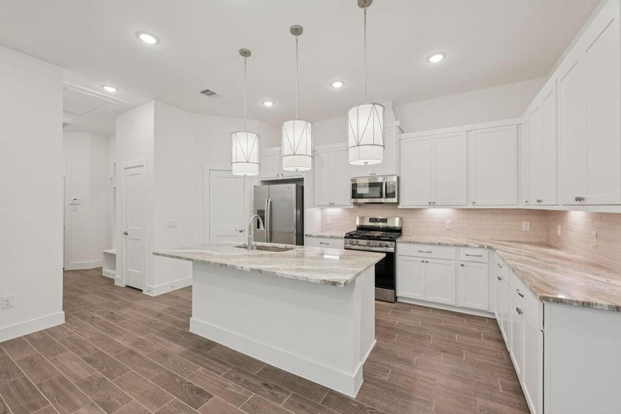 Furnished interior view inside a new home in Kresston 50's, Montgomery (Image 9).