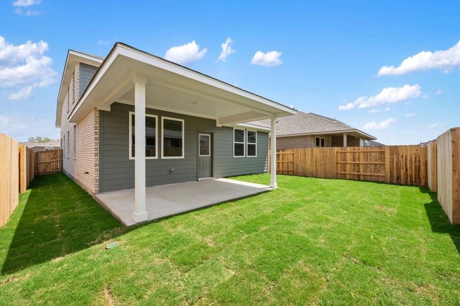 Exterior details and patio area of a home in La Cima, San Marcos (Image 19).