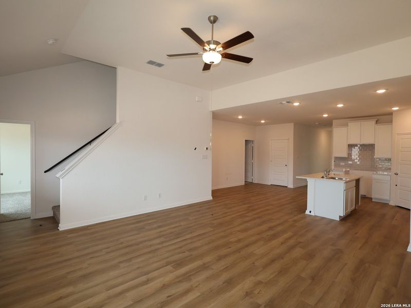 Spacious, unfurnished interior of a new home in Agave, San Antonio (Image 12).
