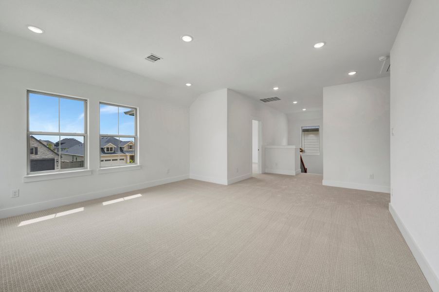 Spacious, unfurnished interior of a new home in Treeline, Justin (Image 23).